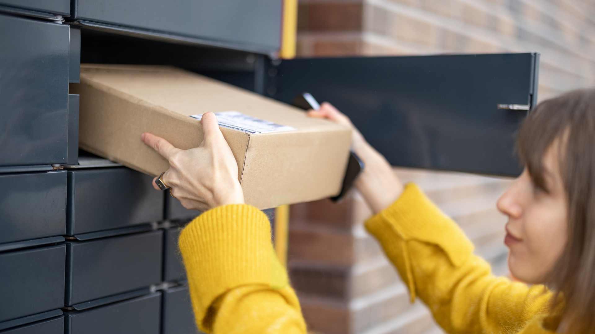 Technology behind Smiota’s automated mailroom tracking system